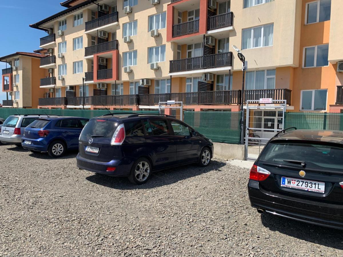Apartcomplex Chateau Akheloj Eksteriør bilde