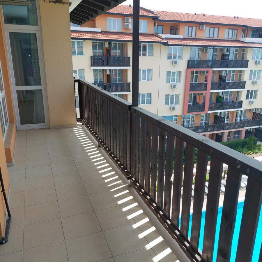 Apartcomplex Chateau Akheloj Eksteriør bilde