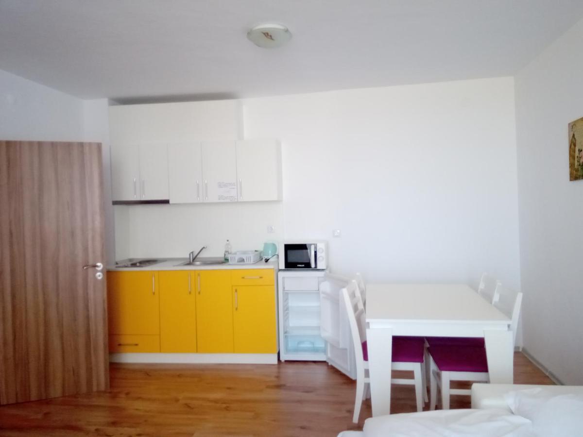 Apartcomplex Chateau Akheloj Eksteriør bilde