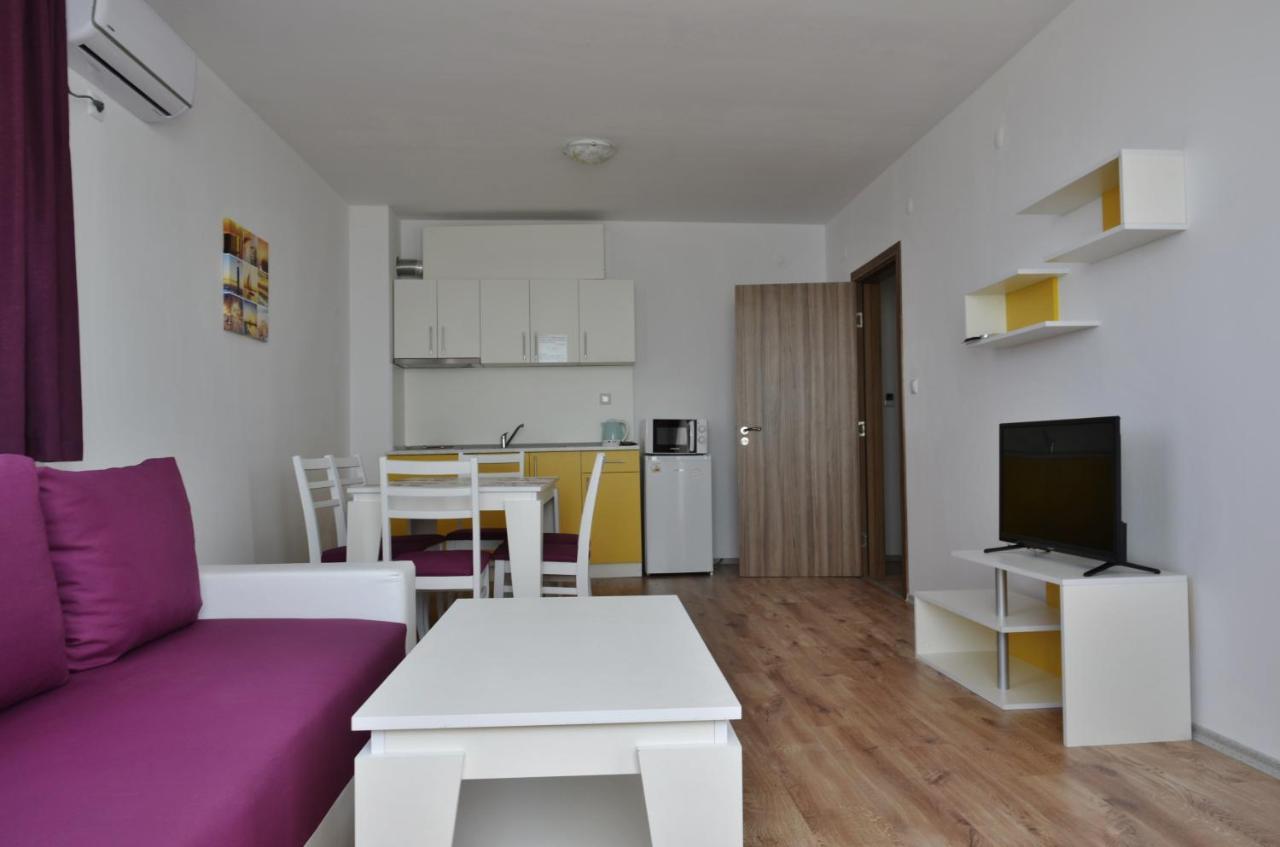 Apartcomplex Chateau Akheloj Eksteriør bilde