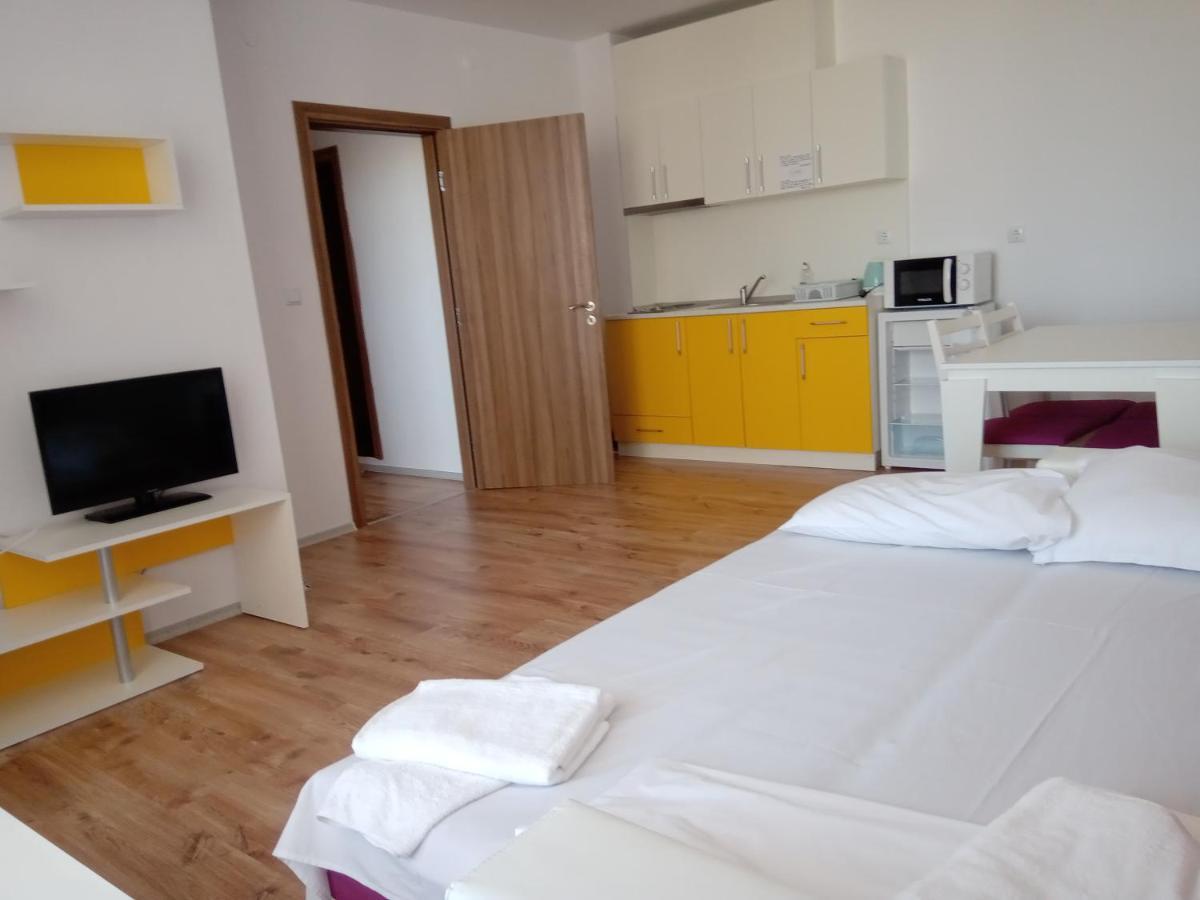 Apartcomplex Chateau Akheloj Eksteriør bilde