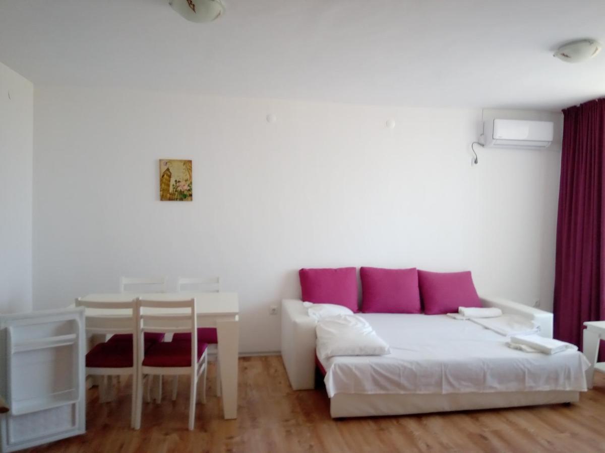 Apartcomplex Chateau Akheloj Eksteriør bilde