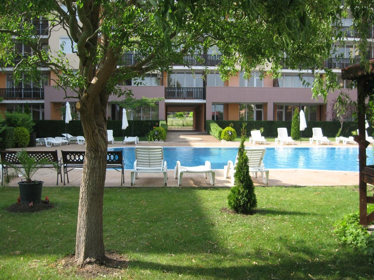 Apartcomplex Chateau Akheloj Eksteriør bilde
