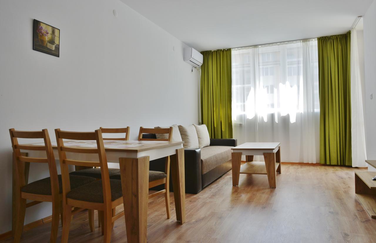 Apartcomplex Chateau Akheloj Eksteriør bilde