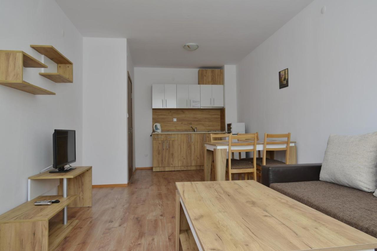 Apartcomplex Chateau Akheloj Eksteriør bilde